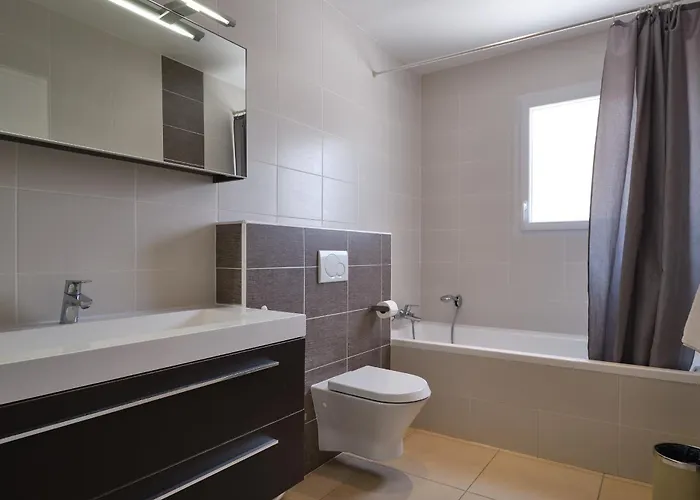 ヴィラ Superbe Recente, Climatisee, Piscine, 10 Mn Des Plages Et Zones Commerciales
